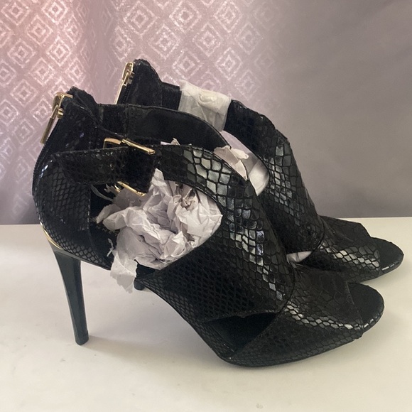 Kenneth Cole New York Women's Kick 85 Peep Toe - Picture 8 of 8